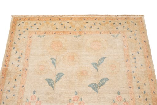 Surface texture of New Isfahan rug with natural Wool and intricate pattern
