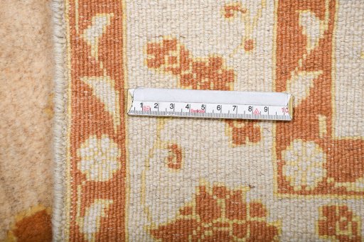 Full view of New Isfahan rug from Iran / Persia, 156 × 100 cm in Cream tones
