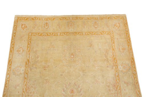 Surface texture of New Isfahan rug with natural Wool and intricate pattern