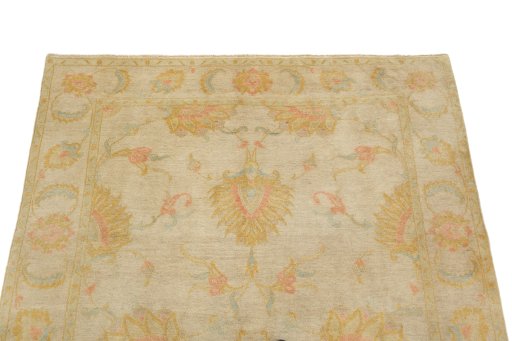 Surface texture of New Isfahan rug with natural Wool and intricate pattern