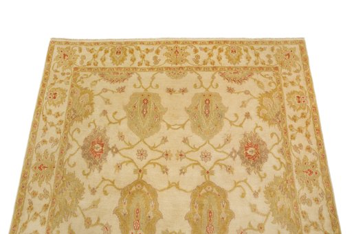 Surface texture of New Isfahan rug with natural Wool and intricate pattern