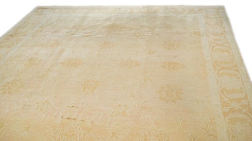 Surface texture of New Isfahan rug with natural Wool and intricate pattern