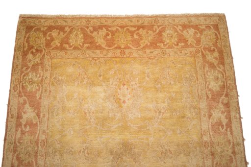 Surface texture of New Isfahan rug with natural Wool and intricate pattern