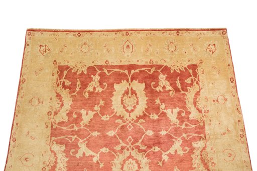 Surface texture of New Isfahan rug with natural Wool and intricate pattern