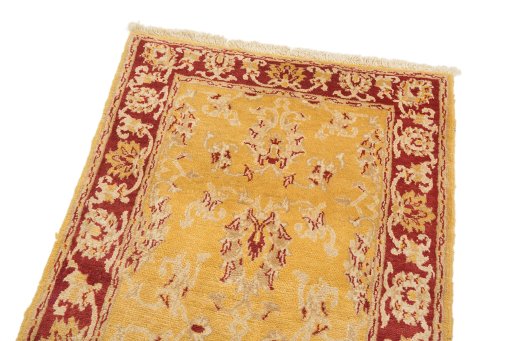 Surface texture of New Isfahan rug with natural Wool and intricate pattern