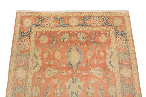 Surface texture of New Isfahan rug with natural Wool and intricate pattern