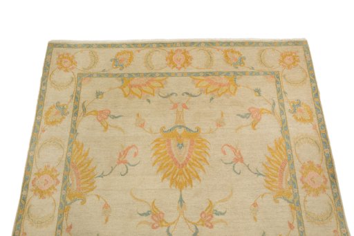 Surface texture of New Isfahan rug with natural Wool and intricate pattern