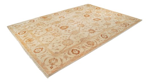 Corner detail of New Isfahan rug showing border pattern and Wool pile
