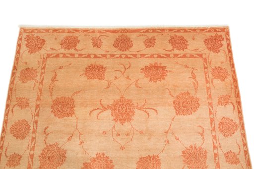 Surface texture of New Isfahan rug with natural Wool and intricate pattern