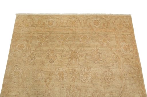 Surface texture of New Isfahan rug with natural Wool and intricate pattern