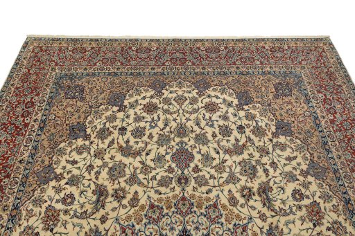Full view of 1970s Isfahan rug from Iran / Persia, 455 × 310 cm in Cream tones