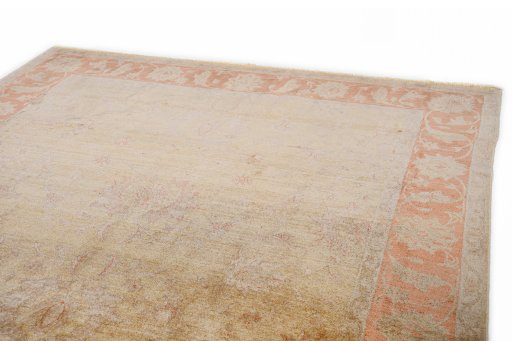 Surface texture of New Isfahan rug with natural Wool and intricate pattern