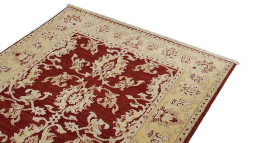Surface texture of New Isfahan rug with natural Wool and intricate pattern