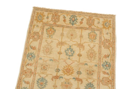 Surface texture of New Isfahan rug with natural Wool and intricate pattern