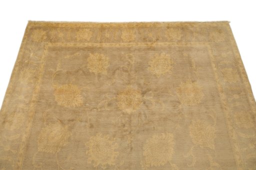 Surface texture of New Isfahan rug with natural Wool and intricate pattern