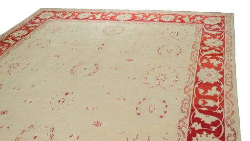 Surface texture of New Isfahan rug with natural Wool and intricate pattern
