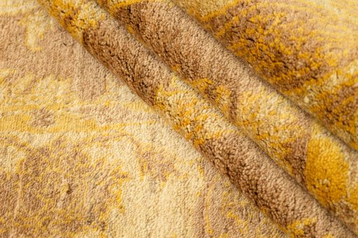 Corner detail of New Isfahan rug showing border pattern and Wool pile