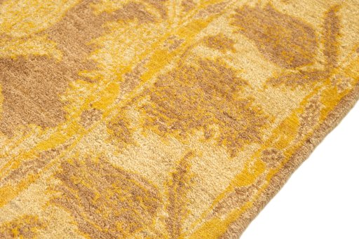 Close-up detail of New Isfahan rug from Iran / Persia showing Wool weave