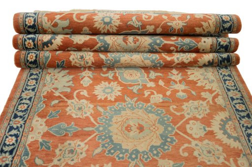 Corner detail of 1980s Isfahan rug showing border pattern and Wool pile