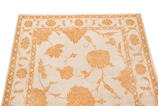 Surface texture of New Isfahan rug with natural Wool and intricate pattern