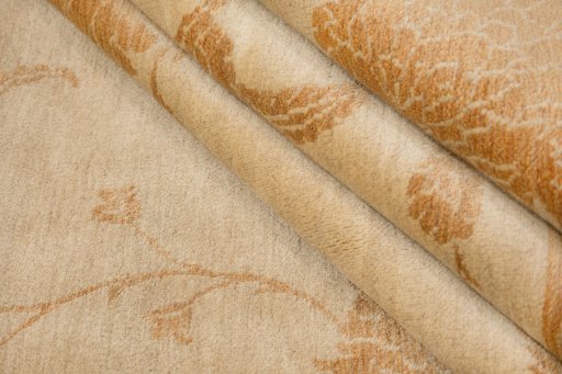 Surface texture of New Isfahan rug with natural Wool and intricate pattern