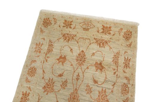 Surface texture of New Isfahan rug with natural Wool and intricate pattern