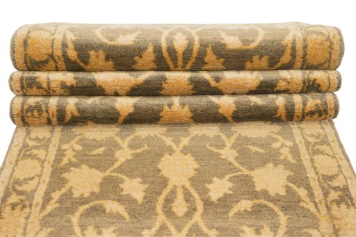 Corner detail of New Isfahan rug showing border pattern and Wool pile