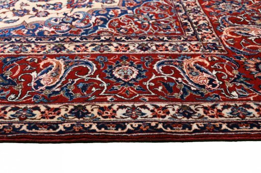 Full view of 1930s Isfahan rug from Iran / Persia, 211 × 143 cm in Beige tones