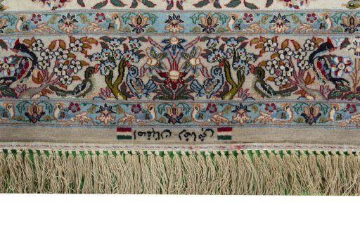 Full view of 1970s Isfahan rug from Iran / Persia, 158 × 113 cm in Beige tones