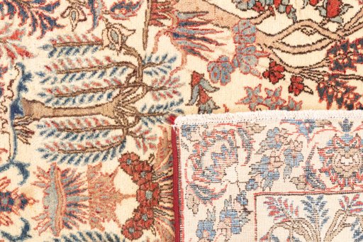 Central medallion detail of 2002s Isfahan rug from Iran / Persia