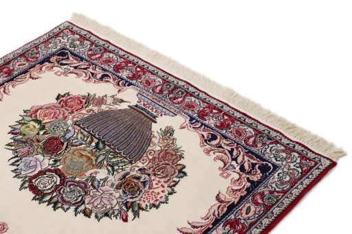 Surface texture of New Isfahan rug with natural Wool and intricate pattern