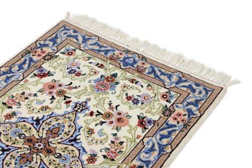 Surface texture of New Isfahan rug with natural Wool and intricate pattern