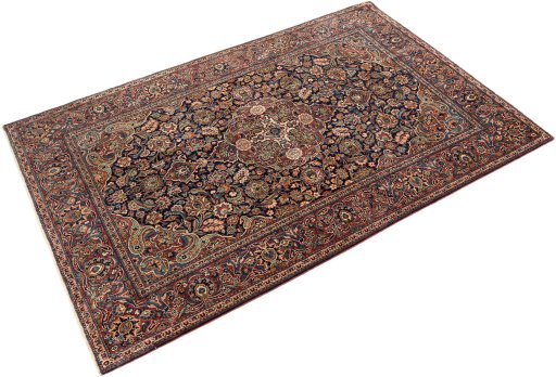 Corner detail of 1920s Kashan rug showing border pattern and Wool pile