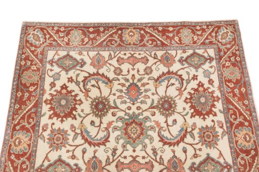 Surface texture of 1990s Kashan rug with natural Wool and intricate pattern
