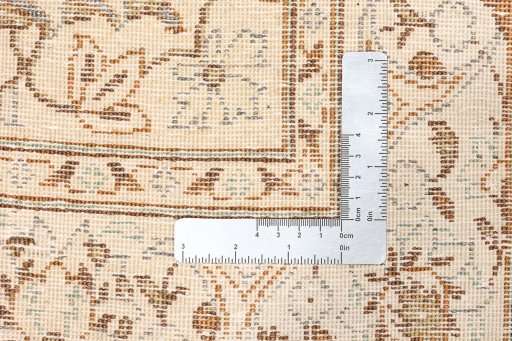 Corner detail of 1950s Kashan rug showing border pattern and Wool pile