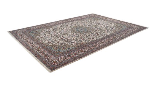 Corner detail of 1980s Kashan rug showing border pattern and Wool pile
