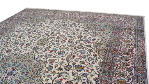 Surface texture of 1980s Kashan rug with natural Wool and intricate pattern