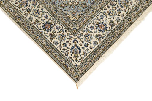 Backside of handmade 1990s Kashan rug showing knot structure and weave density