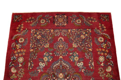 Surface texture of 1950s Kashan rug with natural Wool and intricate pattern
