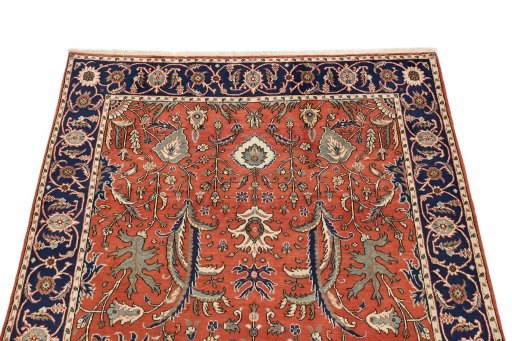 Surface texture of 1980s Kashan rug with natural Wool and intricate pattern