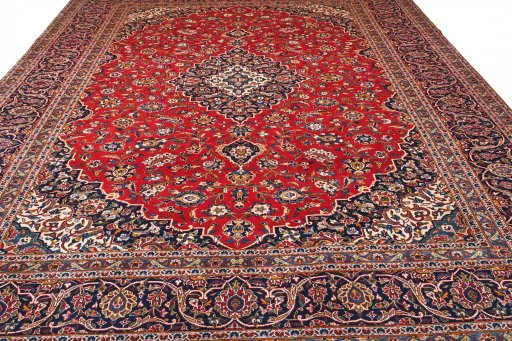 Central medallion detail of 2000s Kashan rug from Iran / Persia