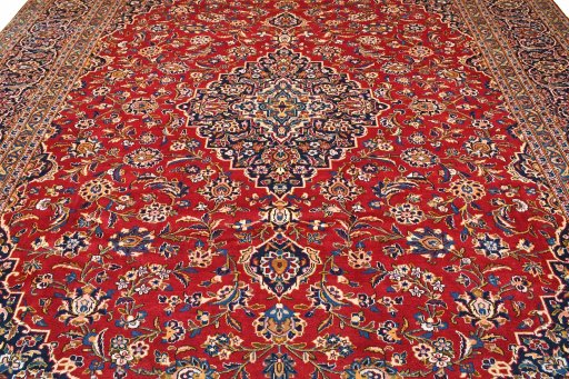 Close-up detail of 2000s Kashan rug from Iran / Persia showing Wool weave