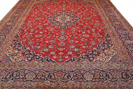Surface texture of 2000s Kashan rug with natural Wool and intricate pattern