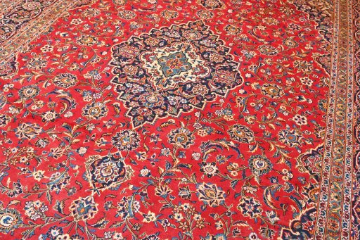 Close-up detail of 2000s Kashan rug from Iran / Persia showing Wool weave