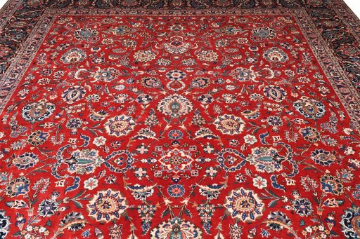 Corner detail of 1930s Kashan rug showing border pattern and Wool pile