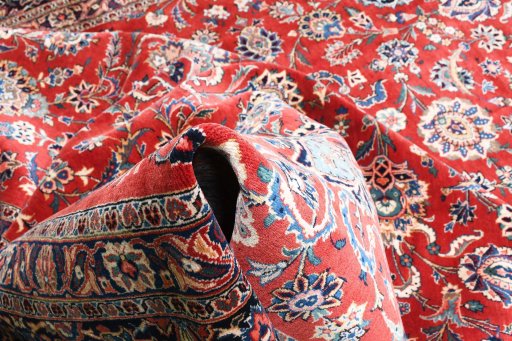 Close-up detail of 1930s Kashan rug from Iran / Persia showing Wool weave