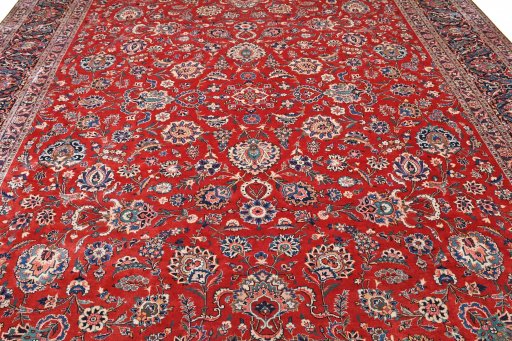 Backside of handmade 1930s Kashan rug showing knot structure and weave density