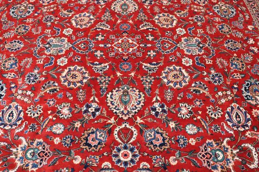 Full view of 1930s Kashan rug from Iran / Persia, 435 × 298 cm in Red tones