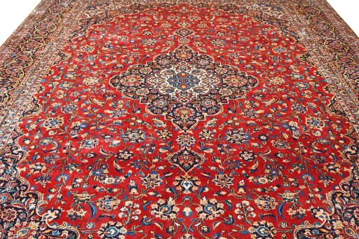 Close-up detail of 2000s Kashan rug from Iran / Persia showing Wool weave