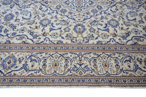 Close-up detail of 2000s Kashan rug from Iran / Persia showing Wool weave